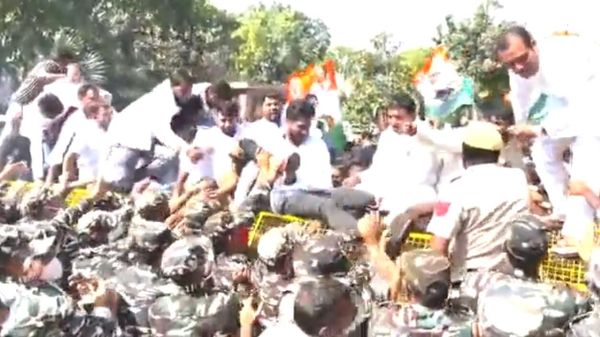 Protests in Delhi demanding federal ministers' resignation after Lakhimpur Kheri violence - Sputnik International