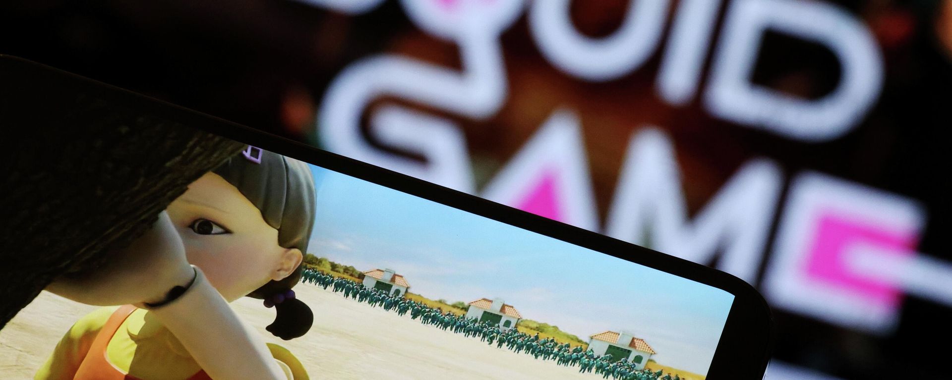 The Netflix series Squid Game is played on a mobile phone in this picture illustration taken September 30, 2021. The Netflix series Squid Game is played on a mobile phone in this picture illustration taken September 30, 2021. - Sputnik International, 1920, 11.10.2021