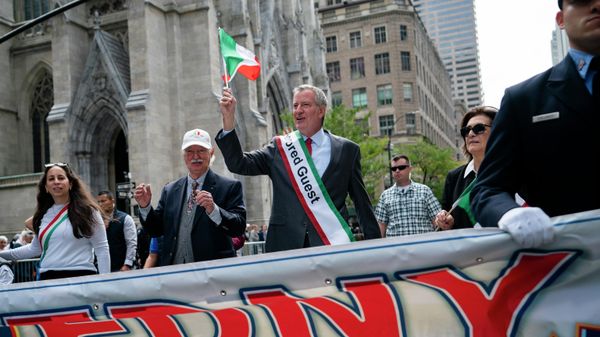 New York City Mayor Bill De Blasio walks up Fifth Avenue past St. Patrick's Cathedral during the Columbus Day parade, Monday, Oct. 11, 2021, in the Manhattan borough of New York. New York City Mayor Bill De Blasio walks up Fifth Avenue past St. Patrick's Cathedral during the Columbus Day parade, Monday, Oct. 11, 2021, in the Manhattan borough of New York. - Sputnik International