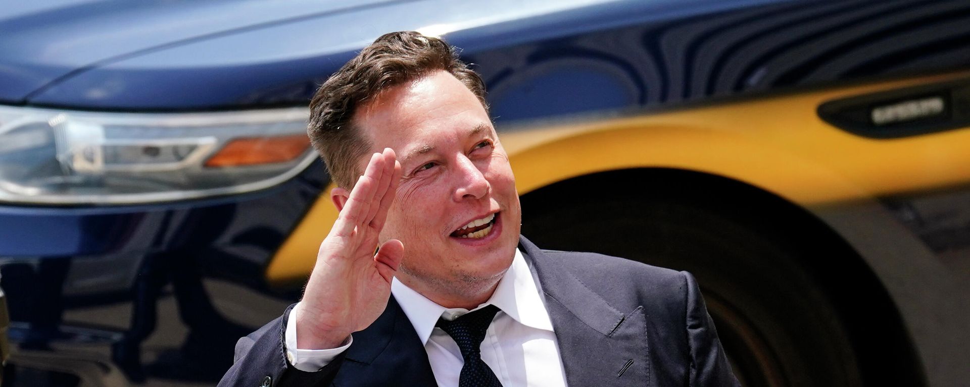 CEO Elon Musk departs from the justice center in Wilmington, Del., Tuesday, July 13, 2021. Testifying for a second day, Musk pushed back again Tuesday against a lawsuit that blames him for engineering Tesla’s 2016 acquisition of a financially precarious company called SolarCity that was marred by conflicts of interest and never generated the profits Musk insisted it would. - Sputnik International, 1920, 27.03.2022