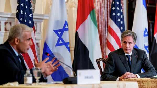 Israeli Foreign Minister Yair Lapid, accompanied by U.S. Secretary of State Antony Blinken, speaks at a joint news conference at the State Department in Washington, U.S., October 13, 2021. - Sputnik International