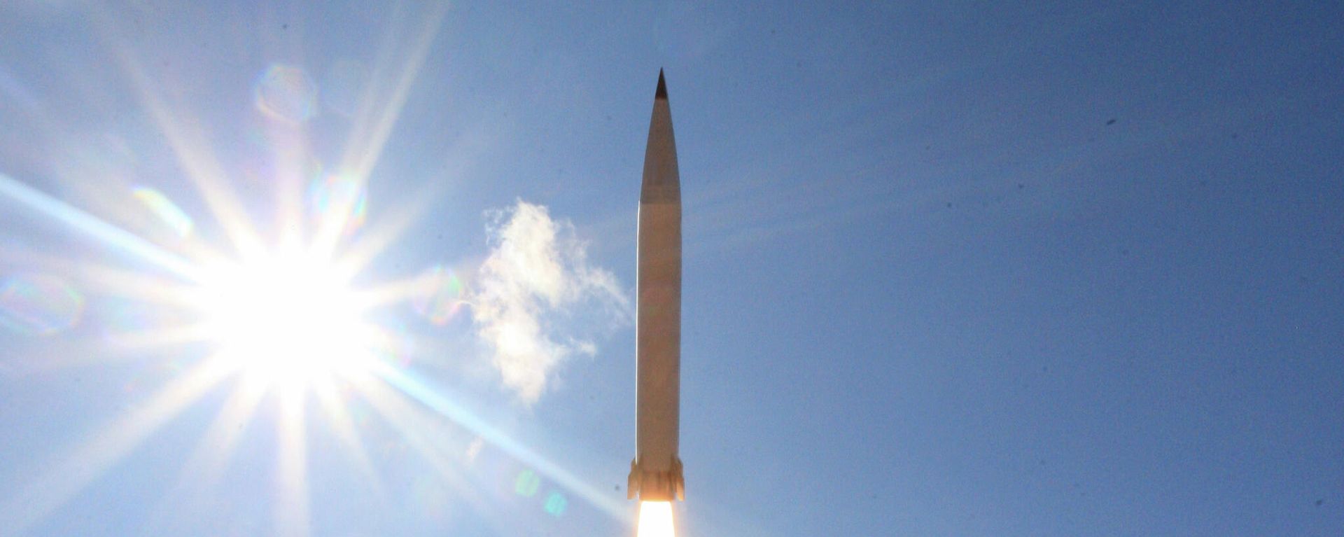 An M142 High Mobility Artillery Rocket System launches a Precision Strike Missile on Dec. 10, 2019, at White Sands Missile Range, New Mexico. HIMARS is one of the Army’s front-running munitions that addresses Long Range Precision Fires. - Sputnik International, 1920, 03.03.2023