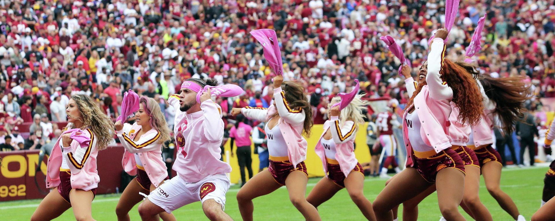 Washington Football Team cheerleaders perform during an NFL football game against the New Orleans Saints, Sunday, Oct. 10, 2021 in Landover, Md. Washington Football Team cheerleaders perform during an NFL football game against the New Orleans Saints, Sunday, Oct. 10, 2021 in Landover, Md. - Sputnik International, 1920, 14.10.2021