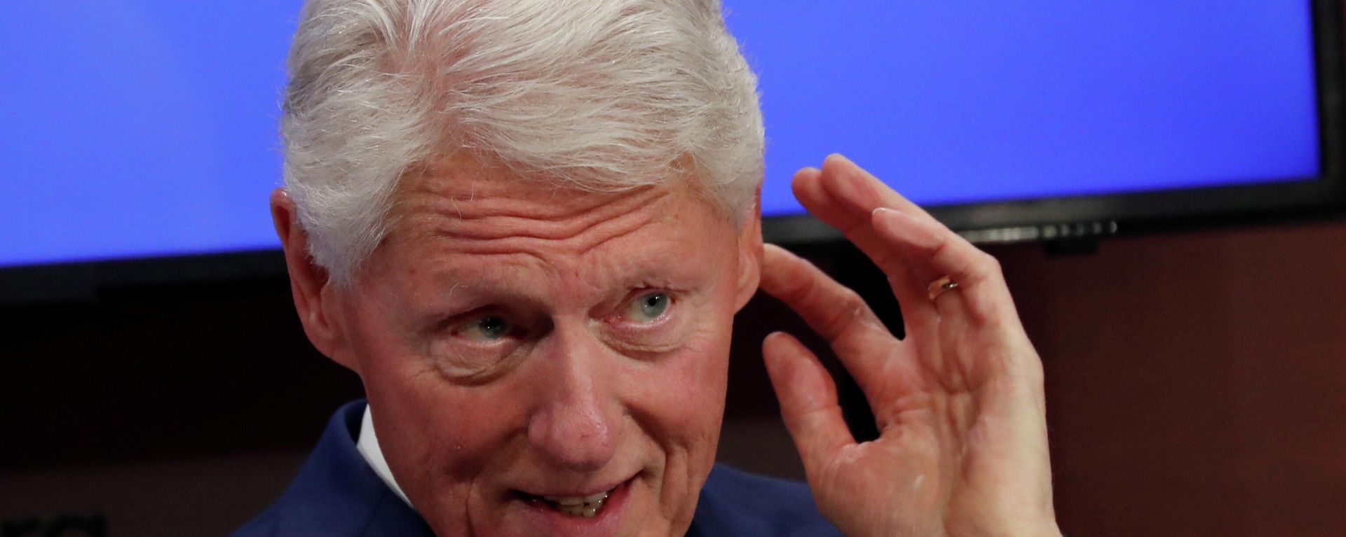 FILE PHOTO: Former U.S. President Bill Clinton attends the Bloomberg Global Business Forum in New York City, New York, U.S., September 25, 2019. FILE PHOTO: Former U.S. President Bill Clinton attends the Bloomberg Global Business Forum in New York City, New York, U.S., September 25, 2019. - Sputnik International, 1920, 16.10.2021