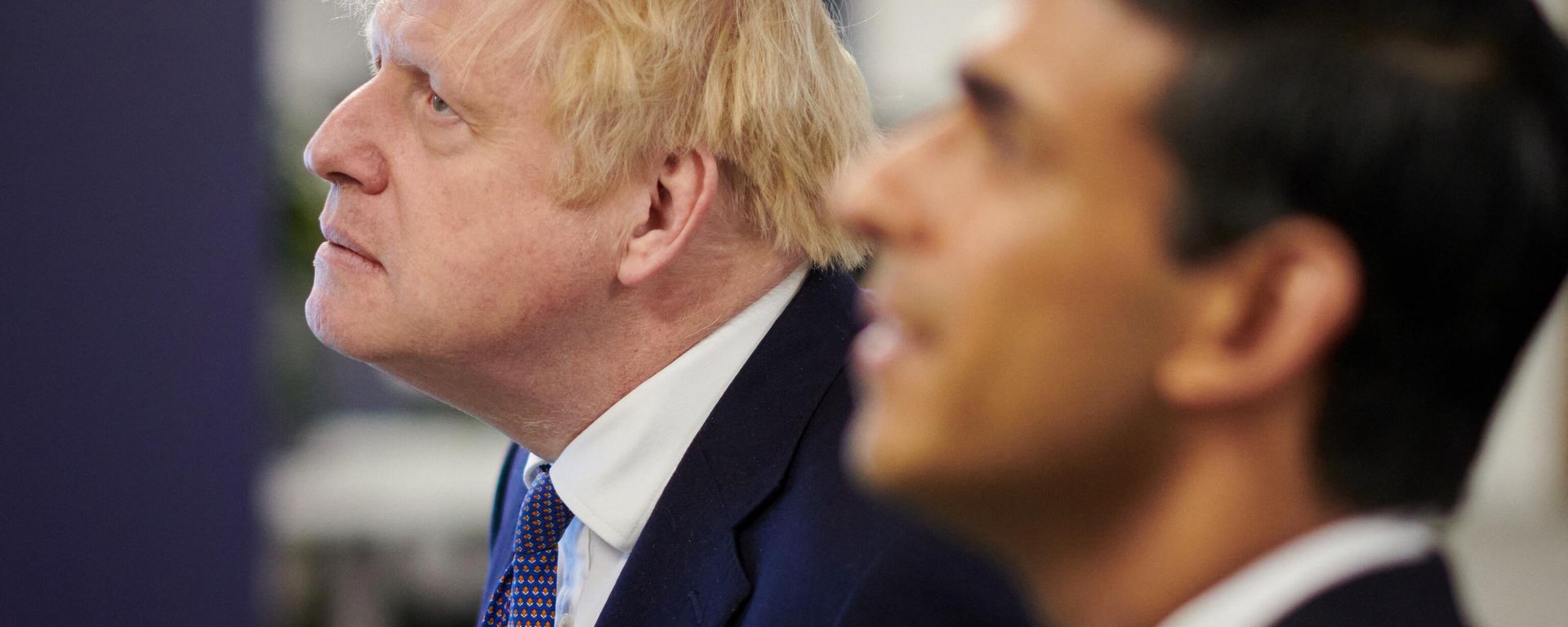 Britain's Prime Minister Boris Johnson (L) and Britain's Chancellor of the Exchequer Rishi Sunak visit the headquarters of Octopus Energy on October 5, 2020 in London Britain's Prime Minister Boris Johnson (L) and Britain's Chancellor of the Exchequer Rishi Sunak visit the headquarters of Octopus Energy on October 5, 2020 in London - Sputnik International, 1920, 27.10.2021