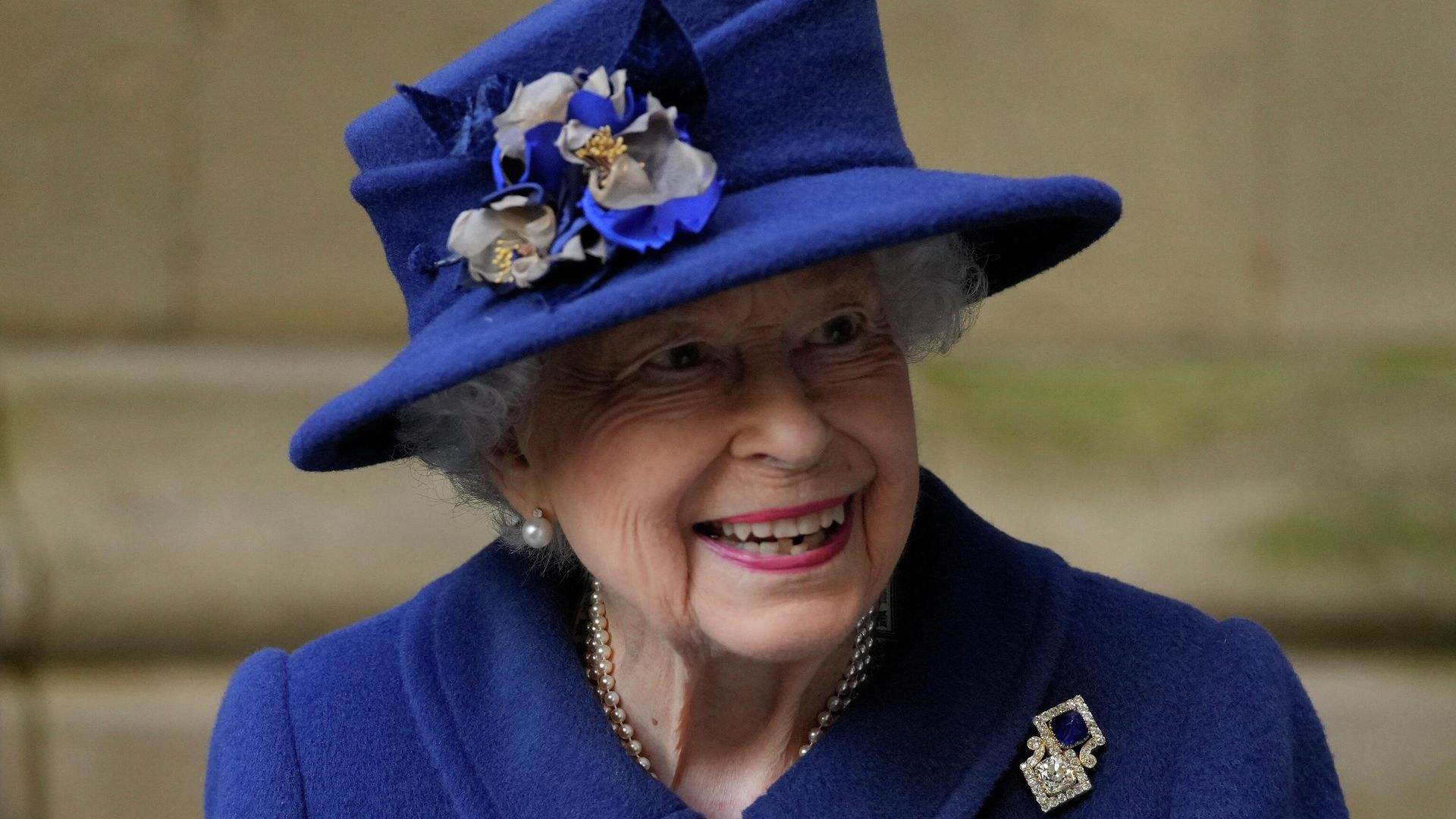 Britain's Queen Elizabeth II, Patron, smiles as she leaves after attending a Service of Thanksgiving to mark the Centenary of the Royal British Legion at Westminster Abbey, in London, Tuesday, Oct. 12, 2021. Britain's Queen Elizabeth II, Patron, smiles as she leaves after attending a Service of Thanksgiving to mark the Centenary of the Royal British Legion at Westminster Abbey, in London, Tuesday, Oct. 12, 2021. - Sputnik International, 1920, 20.02.2022