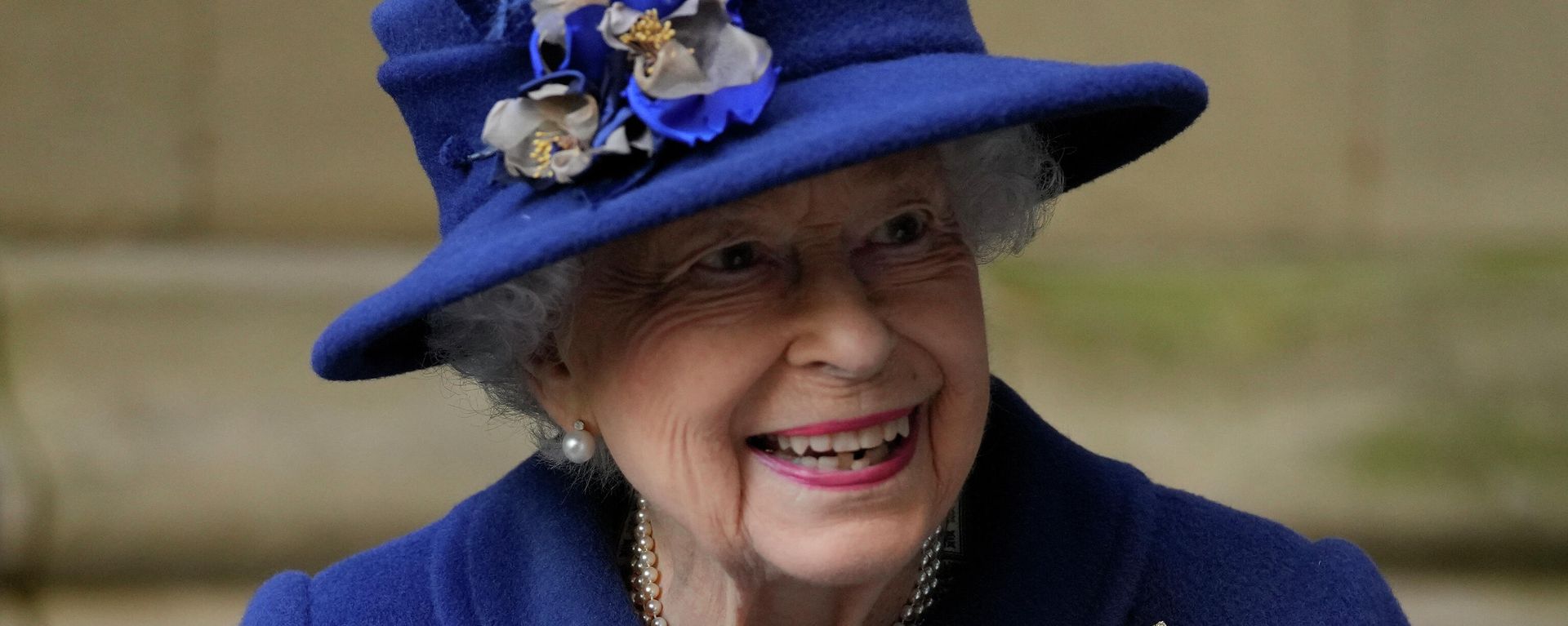 Britain's Queen Elizabeth II, Patron, smiles as she leaves after attending a Service of Thanksgiving to mark the Centenary of the Royal British Legion at Westminster Abbey, in London, Tuesday, Oct. 12, 2021. Britain's Queen Elizabeth II, Patron, smiles as she leaves after attending a Service of Thanksgiving to mark the Centenary of the Royal British Legion at Westminster Abbey, in London, Tuesday, Oct. 12, 2021. - Sputnik International, 1920, 24.12.2021
