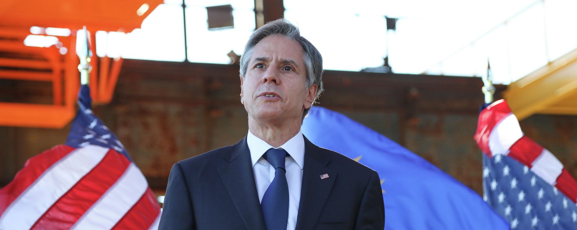 Secretary of State Antony Blinken answers media questions after a family photo with the delegation at the end the first day of the U.S.-EU Trade and Technology Council (TTC) meeting at the Hazelwood Green Mill 19 building, Wednesday, Sept. 29, 2021 - Sputnik International, 1920, 18.10.2021