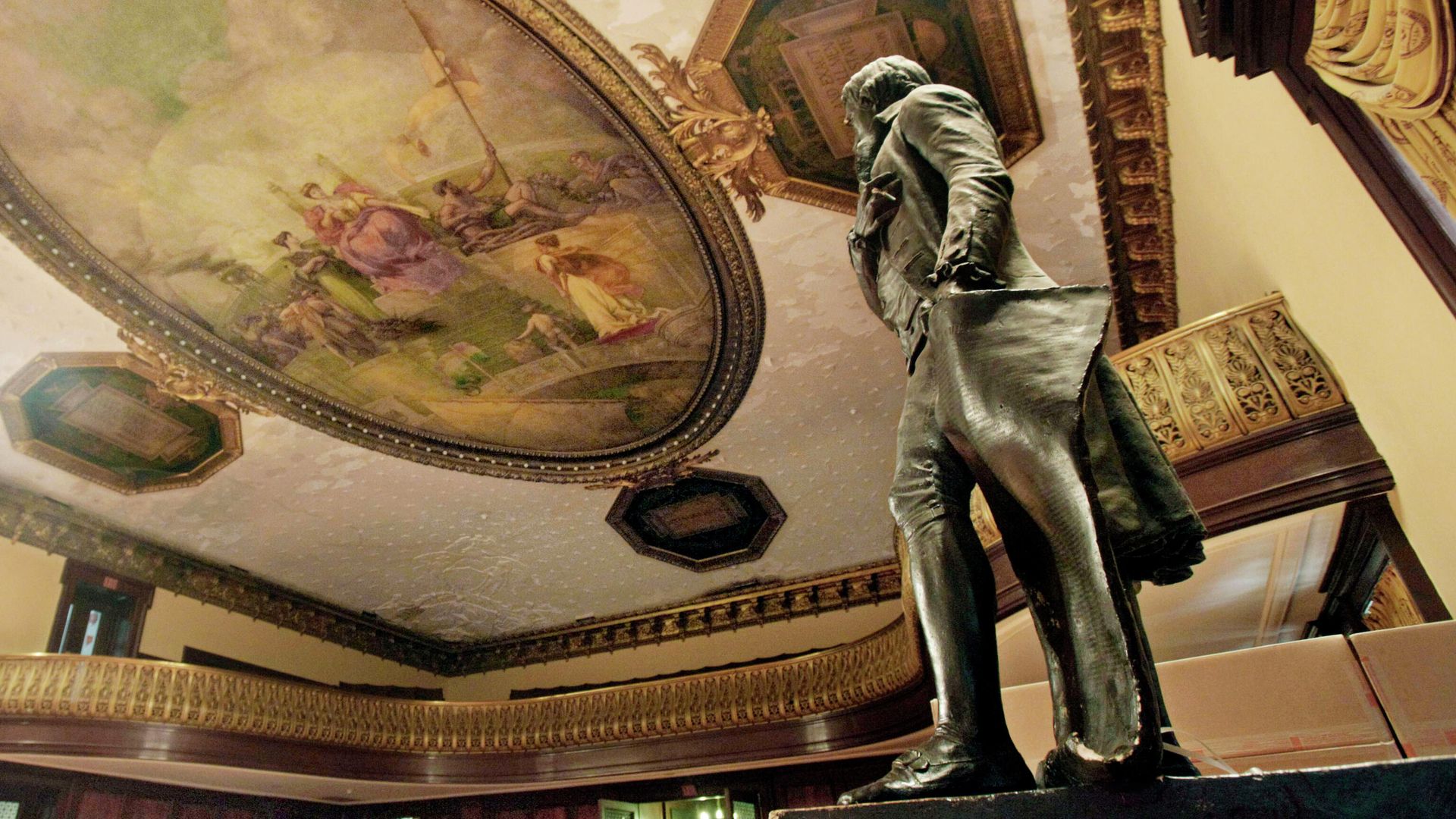 In this July 14, 2010, file photo, a statue of Thomas Jefferson, right, stands in New York's City Hall Council Chamber. In this July 14, 2010, file photo, a statue of Thomas Jefferson, right, stands in New York's City Hall Council Chamber. - Sputnik International, 1920, 19.10.2021