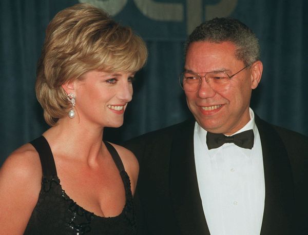 Princess Diana and Ret. General Colin Powell converse during the United Cerebral Palsy's annual dinner at the New York Hilton on Monday evening, 11 December 1995.  Diana was to be honoured with United Cerebral Palsy's Humanitarian Award. - Sputnik International