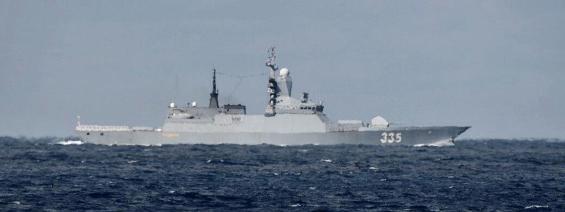 Russian Navy's Steregushchiy-class corvette No.335 sails on the sea near Japan, in this handout photo taken by Japan Self-Defense Forces on October 18, 2021 and released by the Joint Staff Office of the Defense Ministry of Japan - Sputnik International, 1920, 19.10.2021