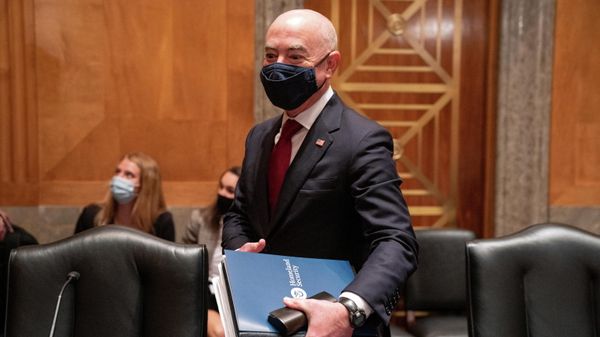 Secretary of Homeland Security Alejandro Mayorkas arrives for a Senate Homeland Security & Governmental Affairs hearing to discuss security threats 20 years after the 9/11 terrorist attacks, at the U.S. Capitol in Washington, DC, U.S. September 21, 2021. - Sputnik International