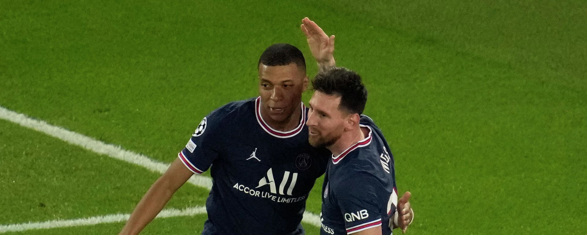 PSG's Lionel Messi, left, celebrates with PSG's Kylian Mbappe after scoring his side's third goal during his Champions League soccer match between Paris Saint Germain and RB Leipzig at the Parc des Princes stadium in Paris, Tuesday, Oct. 19, 2021 - Sputnik International, 1920, 24.10.2021