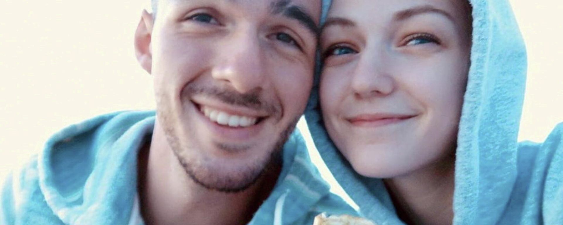 Gabrielle Petito, 22, who was reported missing on Sept. 11, 2021 after traveling with her boyfriend around the country in a van and never returned home, poses for a photo with Brian Laundrie in this undated handout photo. - Sputnik International, 1920, 21.10.2021
