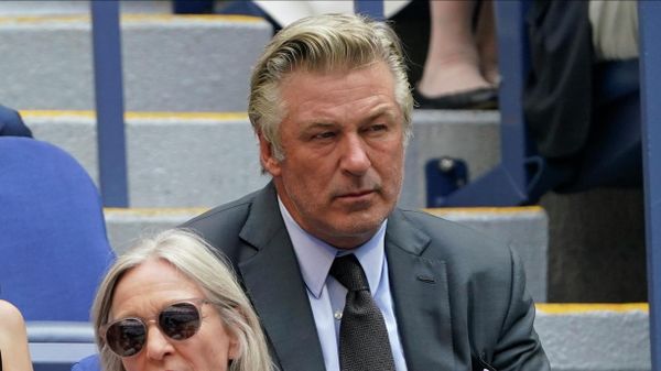 Alec Baldwin watches play between Novak Djokovic, of Serbia, and Daniil Medvedev, of Russia, during the men's singles final of the US Open tennis championships, Sunday, Sept. 12, 2021, in New York. - Sputnik International