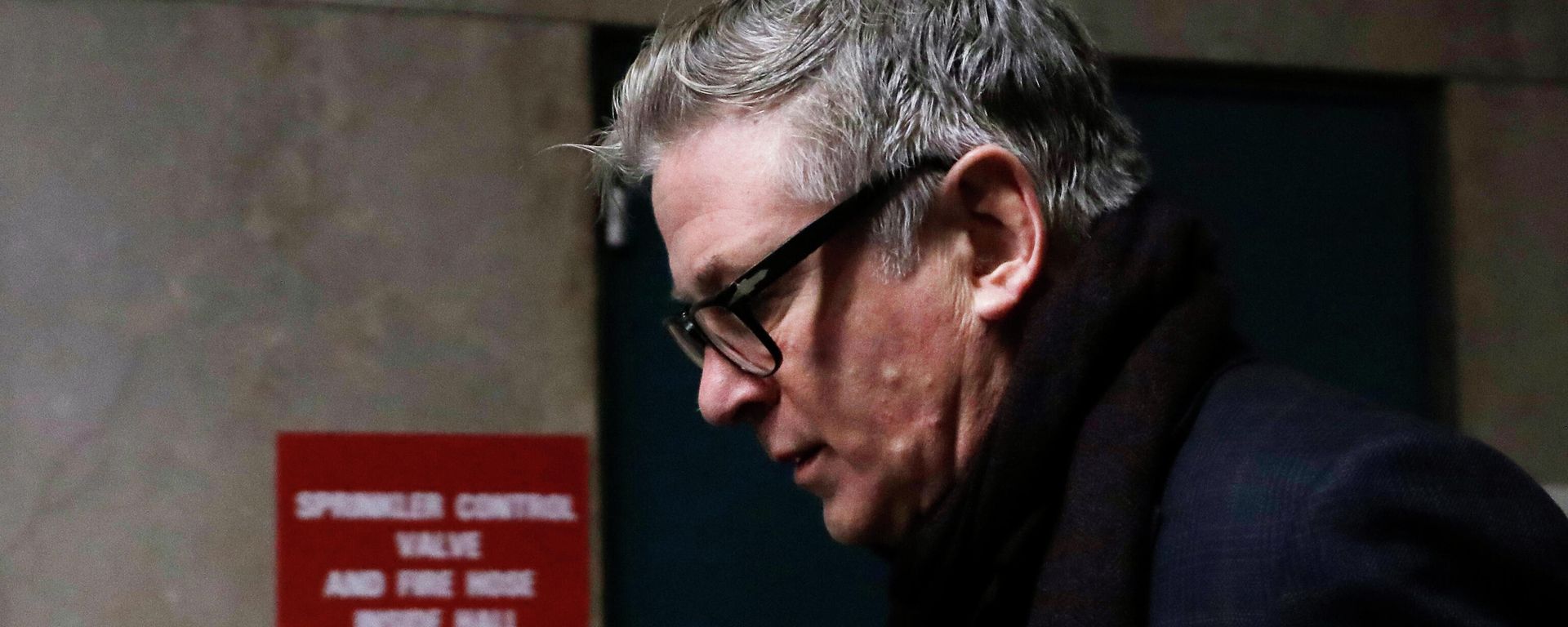 Actor Alec Baldwin arrives in a New York City court, Wednesday, Jan. 23, 2019, for a hearing on charges that he slugged a man during a dispute over a parking spot last fall Actor Alec Baldwin arrives in a New York City court, Wednesday, Jan. 23, 2019, for a hearing on charges that he slugged a man during a dispute over a parking spot last fall - Sputnik International, 1920, 19.01.2023