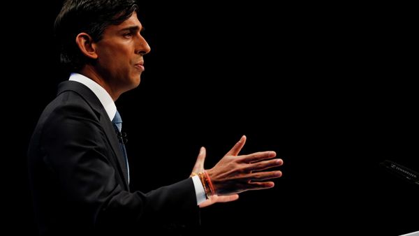 Britain's Chancellor of the Exchequer Rishi Sunak delivers a speech during the annual Conservative Party conference, in Manchester, Britain, October 4, 2021 - Sputnik International