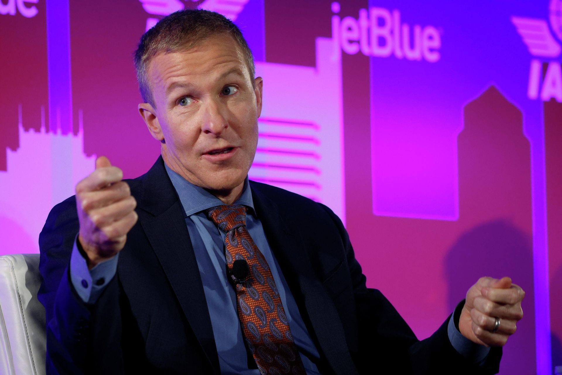 United Airlines CEO Scott Kirby takes part in a panel discussion at the International Air Transport Association's (IATA) Annual General Meeting in Boston, Massachusetts, U.S., October 4, 2021. - Sputnik International, 1920, 26.10.2021