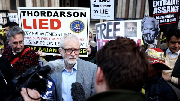 Supporters of Wikileaks founder Julian Assange protest in London - Sputnik International