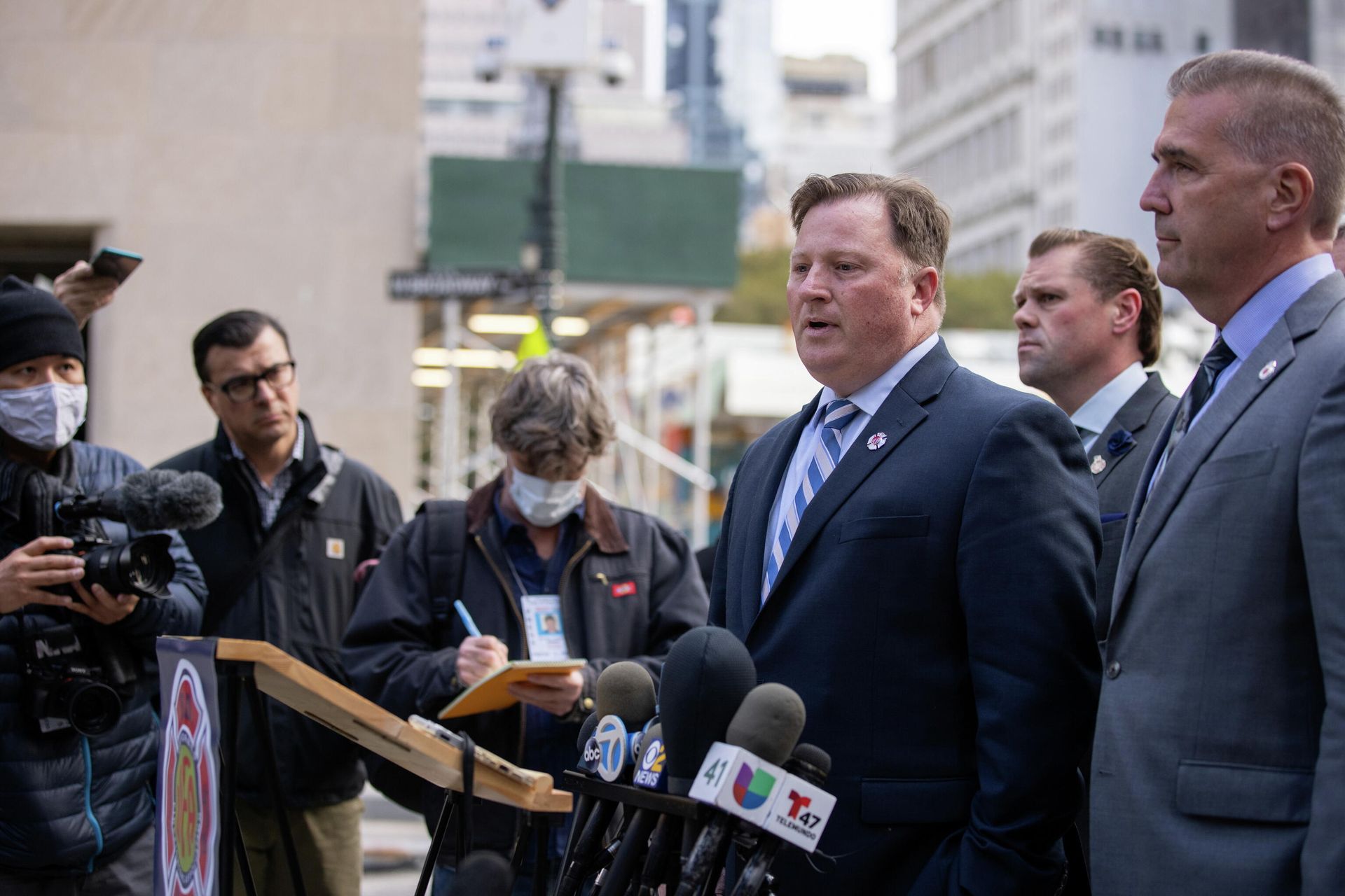 Uniformed Firefighters Association (UFA) President Andrew Ansbro speaks during a news conference regarding vaccine mandates in the Manhattan borough of New York City, New York, U.S., October 27, 2021 - Sputnik International, 1920, 29.10.2021