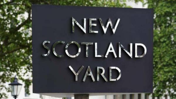 The sign outside the Metropolitan Police's New Scotland Yard headquarters - Sputnik International