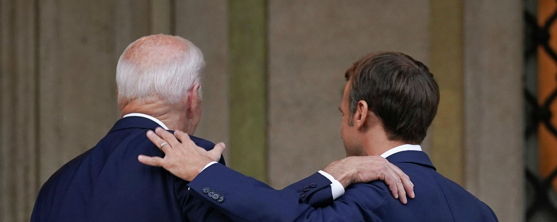 U.S. President Joe Biden meets with French President Emmanuel Macron ahead of the G20 summit in Rome, Italy October 29, 2021. U.S. President Joe Biden meets with French President Emmanuel Macron ahead of the G20 summit in Rome, Italy October 29, 2021. - Sputnik International, 1920, 30.10.2021