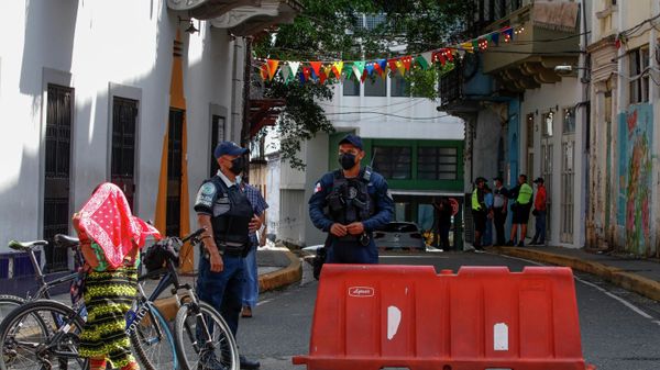 Police stand guard outside the dance club Espacio Panama after a fatal shooting at the club overnight in the Santa Ana neighborhood of Panama City, Friday, Oct. 29, 2021. - Sputnik International