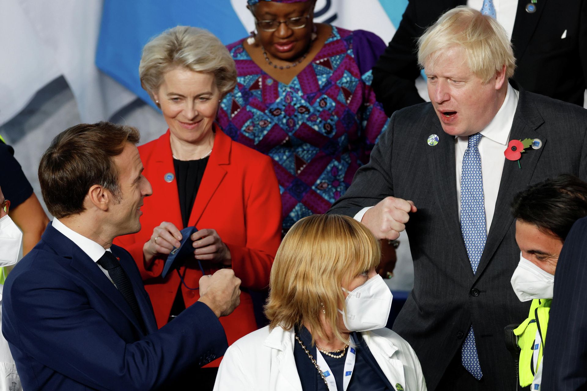 French President Emmanuel Macron gestures as he speaks to British Prime Minister Boris Johnson during the G20 leaders summit at the convention center La Nuvola in Rome, Italy, October 30, 2021. French President Emmanuel Macron gestures as he speaks to British Prime Minister Boris Johnson during the G20 leaders summit at the convention center La Nuvola in Rome, Italy, October 30, 2021. - Sputnik International, 1920, 30.10.2021
