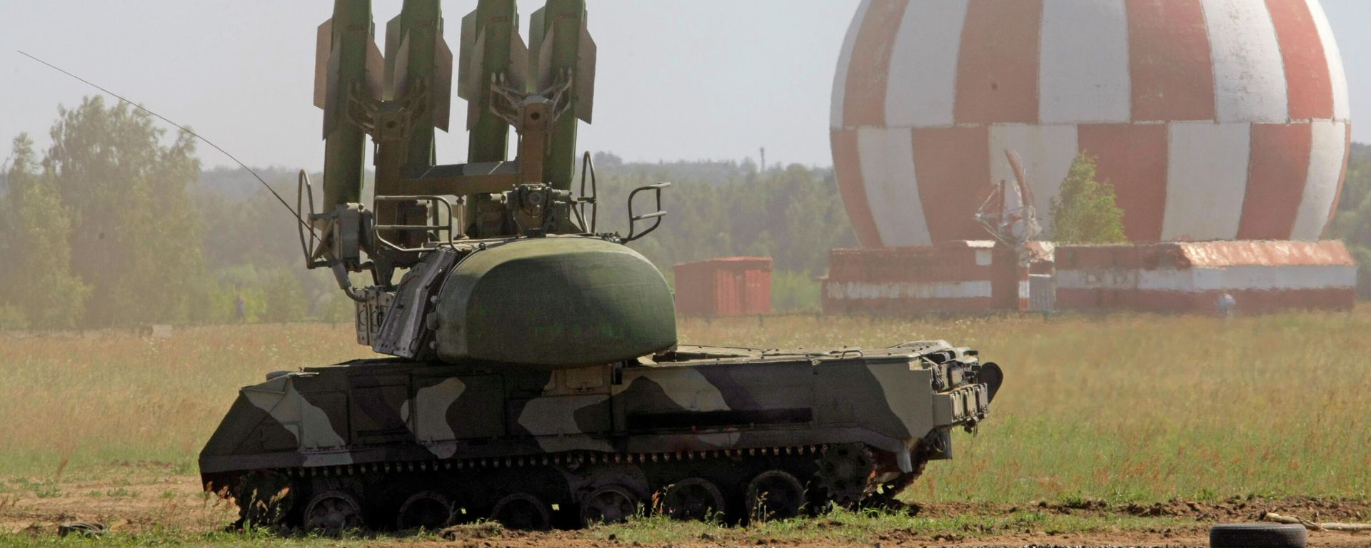 In this June 30, 2010 file photo, a Russian Buk-M2 air defense system is displayed at a military show at the international forum Technologies in machine building 2010 in Zhukovsky, outside Moscow - Sputnik International, 1920, 26.05.2023