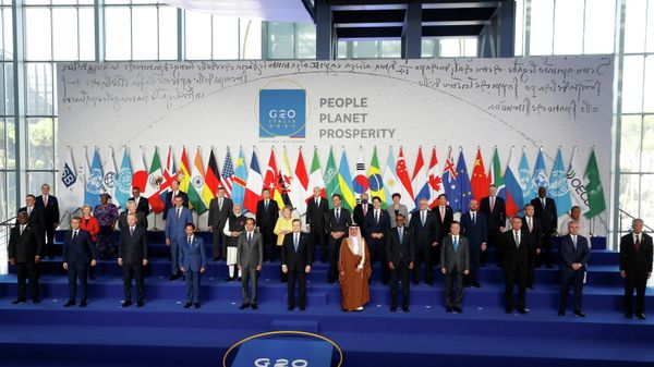 G20 state leaders pose during a family photo session at the start of the G20 summit in Rome, Italy, October 30, 2021. - Sputnik International