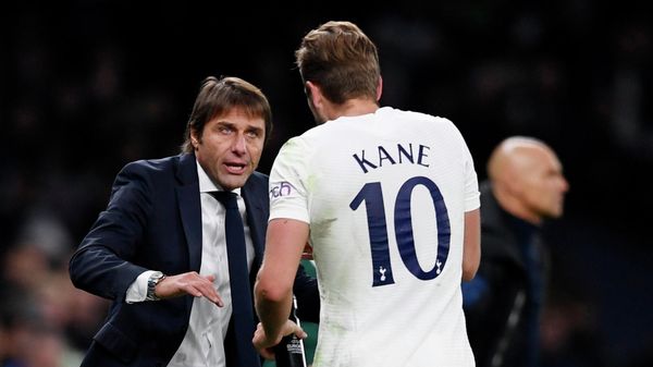 Soccer Football - Europa Conference League - Group G - Tottenham Hotspur v Vitesse Arnhem - Tottenham Hotspur Stadium, London, Britain - November 4, 2021 Tottenham Hotspur manager Antonio Conte talks to Harry Kane REUTERS/Tony Obrien - Sputnik International
