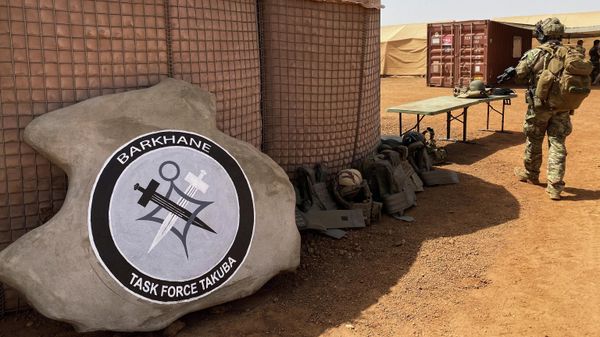 This photograph taken on November 3, 2020 shows the France-led special operations logo for the new Barkhane Task Force Takuba, a multinational military mission in sub-Saharan Africa’s troubled Sahel region made up of soldiers from France, Estonia, the Czech Republic and Sweden, amongst others, and who are due to settle at the military base in Menaka, over the next few weeks. - Sputnik International