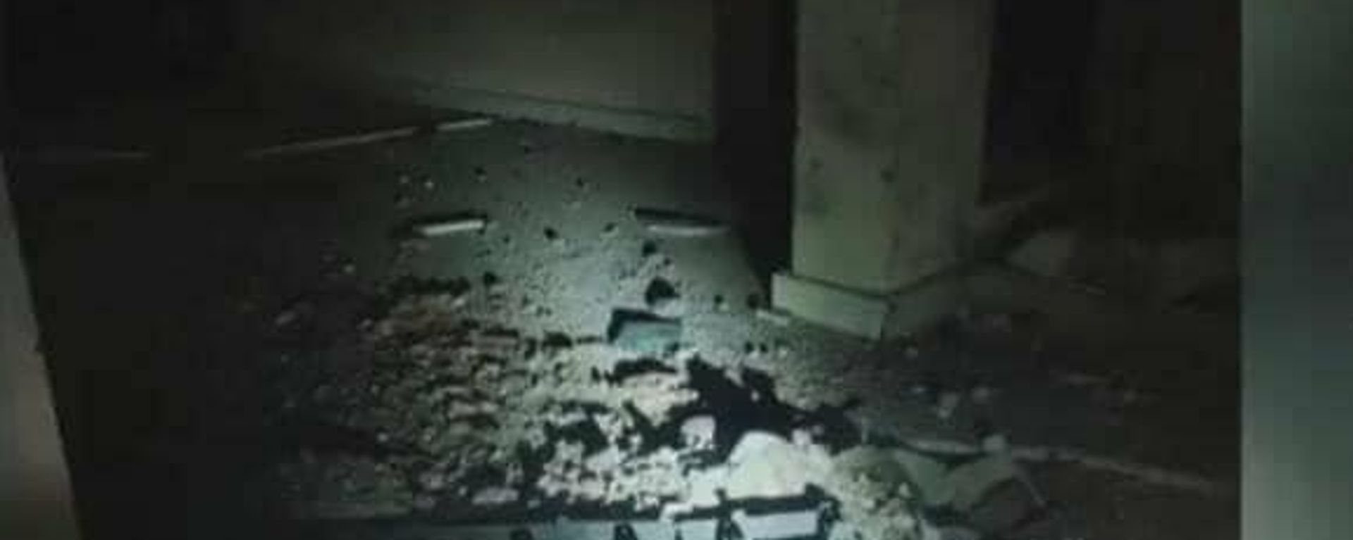 Photo showing damage to the Iraqi prime minister's residence in the wake of Sunday morning's drone attack. Photo showing damage to the Iraqi prime minister's residence in the wake of Sunday morning's drone attack. - Sputnik International, 1920, 07.11.2021
