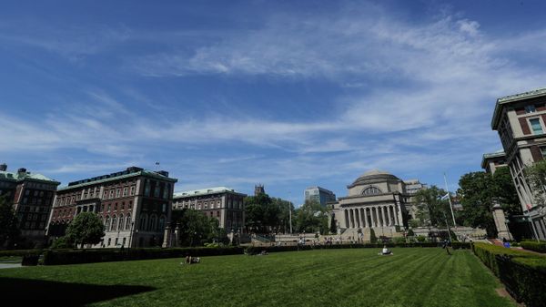 Class of 2020 graduates walk the Morningside Heights campus of Columbia University on commencement day Wednesday, May 20, 2020, in New York. - Sputnik International