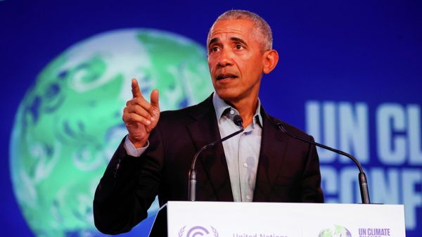 U.S. former President Barack Obama delivers a speech during the UN Climate Change Conference (COP26), in Glasgow - Sputnik International