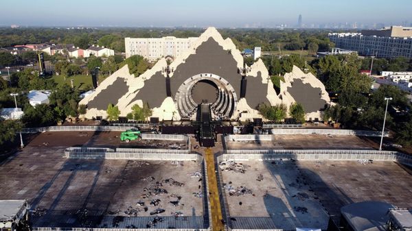 An empty stage is seen at the 2021 Astroworld Festival days after a stampede killed at least eight people in Houston, Texas, U.S. November 7, 2021. - Sputnik International