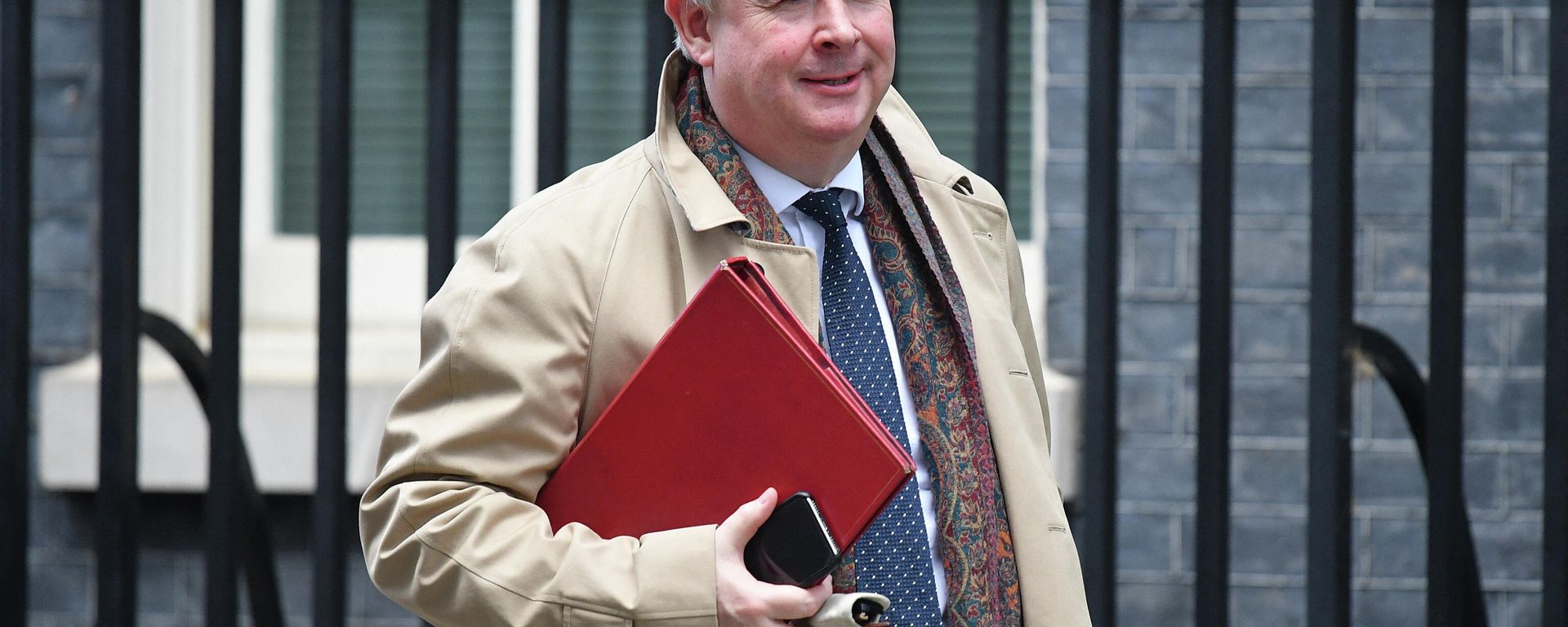 Britain's Attorney General Geoffrey Cox leaves after a meeting of the cabinet at 10 Downing Street in London on February 11, 2020. Britain's Attorney General Geoffrey Cox leaves after a meeting of the cabinet at 10 Downing Street in London on February 11, 2020. - Sputnik International, 1920, 10.11.2021