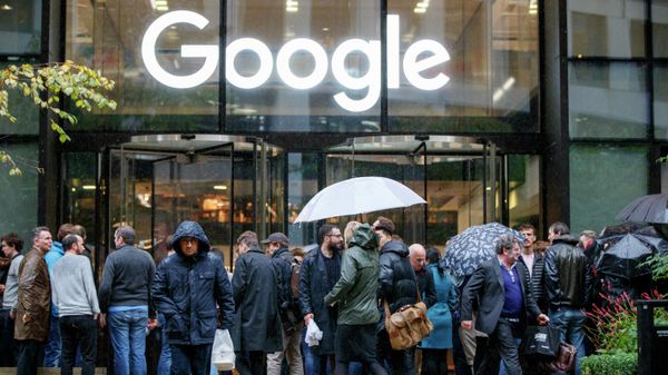 Google staff stage a walkout at the company's UK headquarters in London on November 1, 2018 Google staff stage a walkout at the company's UK headquarters in London on November 1, 2018 - Sputnik International