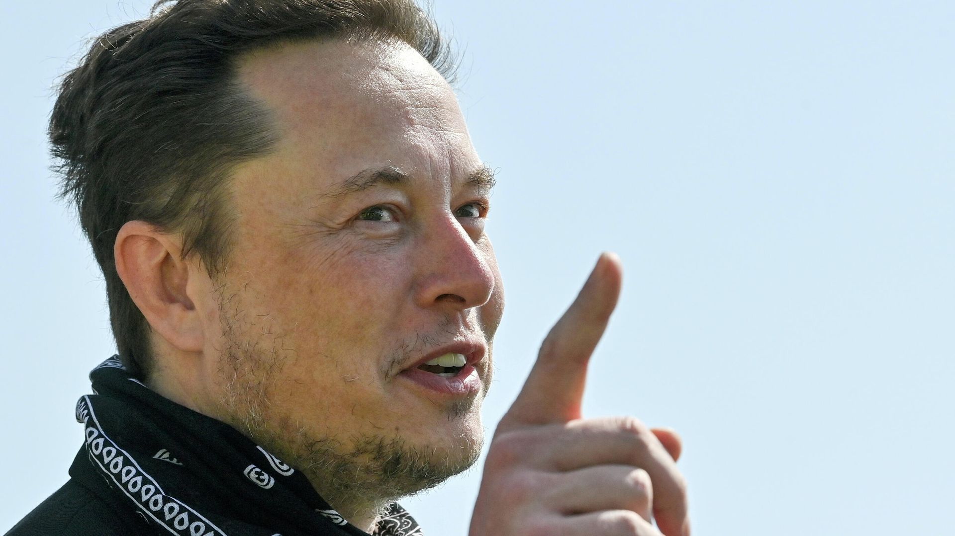 Tesla CEO Elon Musk gestures as he visits the construction site of Tesla's Gigafactory in Gruenheide near Berlin, Germany, August 13, 2021. - Sputnik International, 1920, 08.12.2021