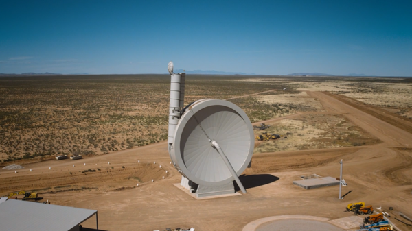 The SpinLaunch suborbital accelerator at Spaceport America for its first test on October 22, 2021 - Sputnik International