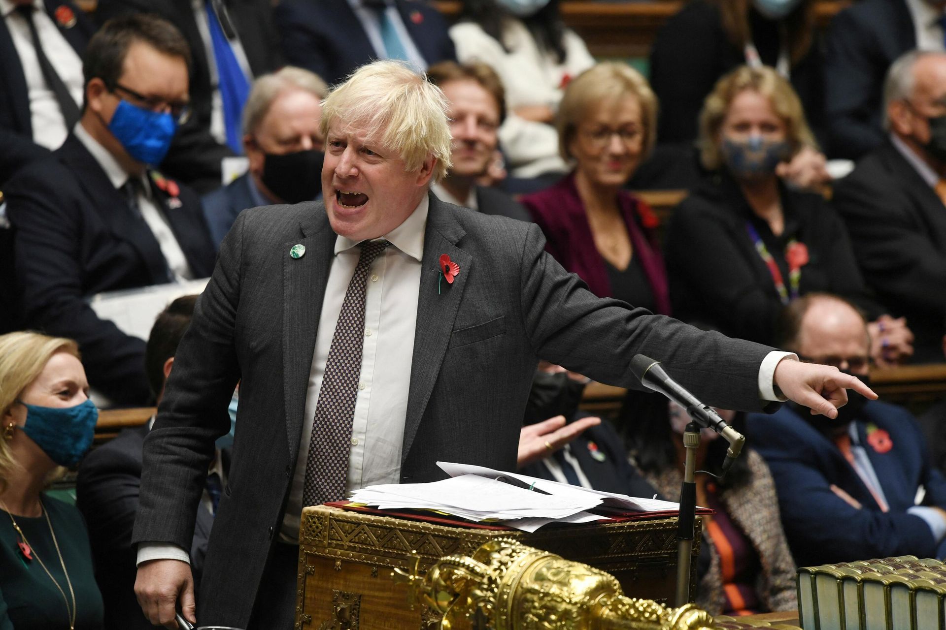 A handout photograph released by the UK Parliament shows Britain's Prime Minister Boris Johnson speaking during Prime Minister's Questions (PMQs) at the House of Commons, in central London on November 3, 2021 A handout photograph released by the UK Parliament shows Britain's Prime Minister Boris Johnson speaking during Prime Minister's Questions (PMQs) at the House of Commons, in central London on November 3, 2021 - Sputnik International, 1920, 23.11.2021