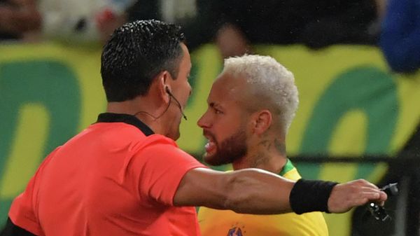 Chilean referee Roberto Tobar speaks with Brazil's Neymar during the South American qualification football match for the FIFA World Cup Qatar 2022 between Brazil and Colombia, at the Neo Quimica Arena, previously known as Arena Corinthians, in Sao Paulo, Brazil, on November 11, 2021.  - Sputnik International