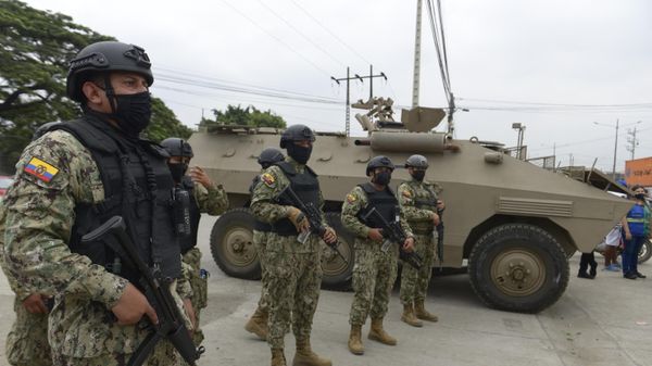 Soldiers stand guard outside the Guayas 1 prison in Guayaquil, Ecuador, on November 13, 2021, after a riot occurred.  - Sputnik International