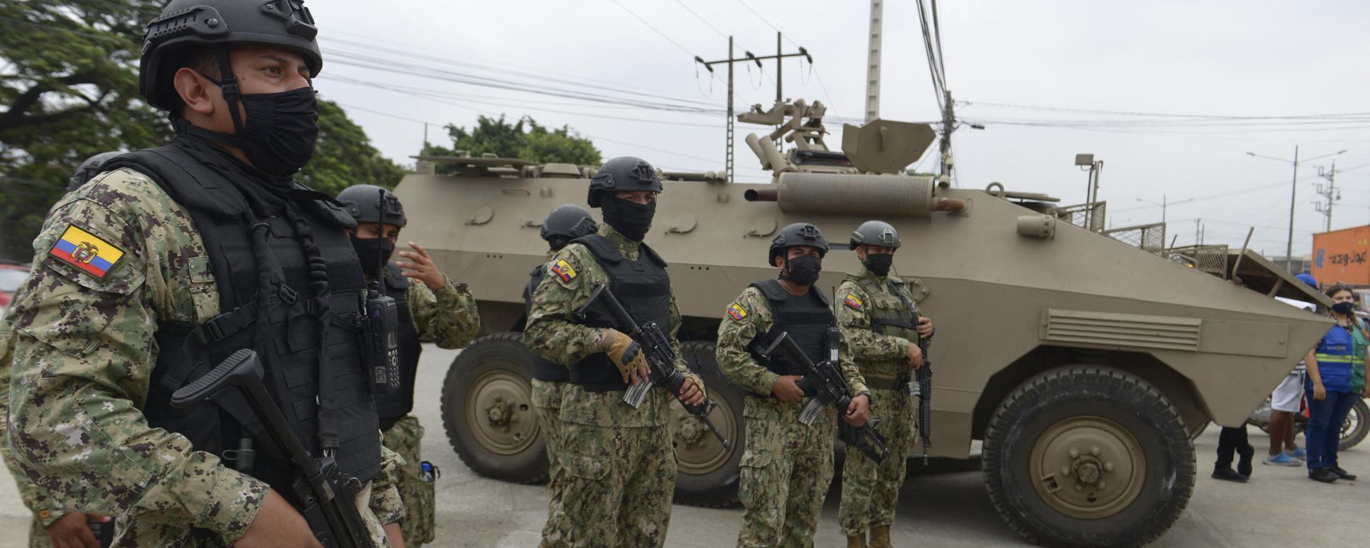 Soldiers stand guard outside the Guayas 1 prison in Guayaquil, Ecuador, on November 13, 2021, after a riot occurred. Soldiers stand guard outside the Guayas 1 prison in Guayaquil, Ecuador, on November 13, 2021, after a riot occurred. - Sputnik International, 1920, 10.01.2024