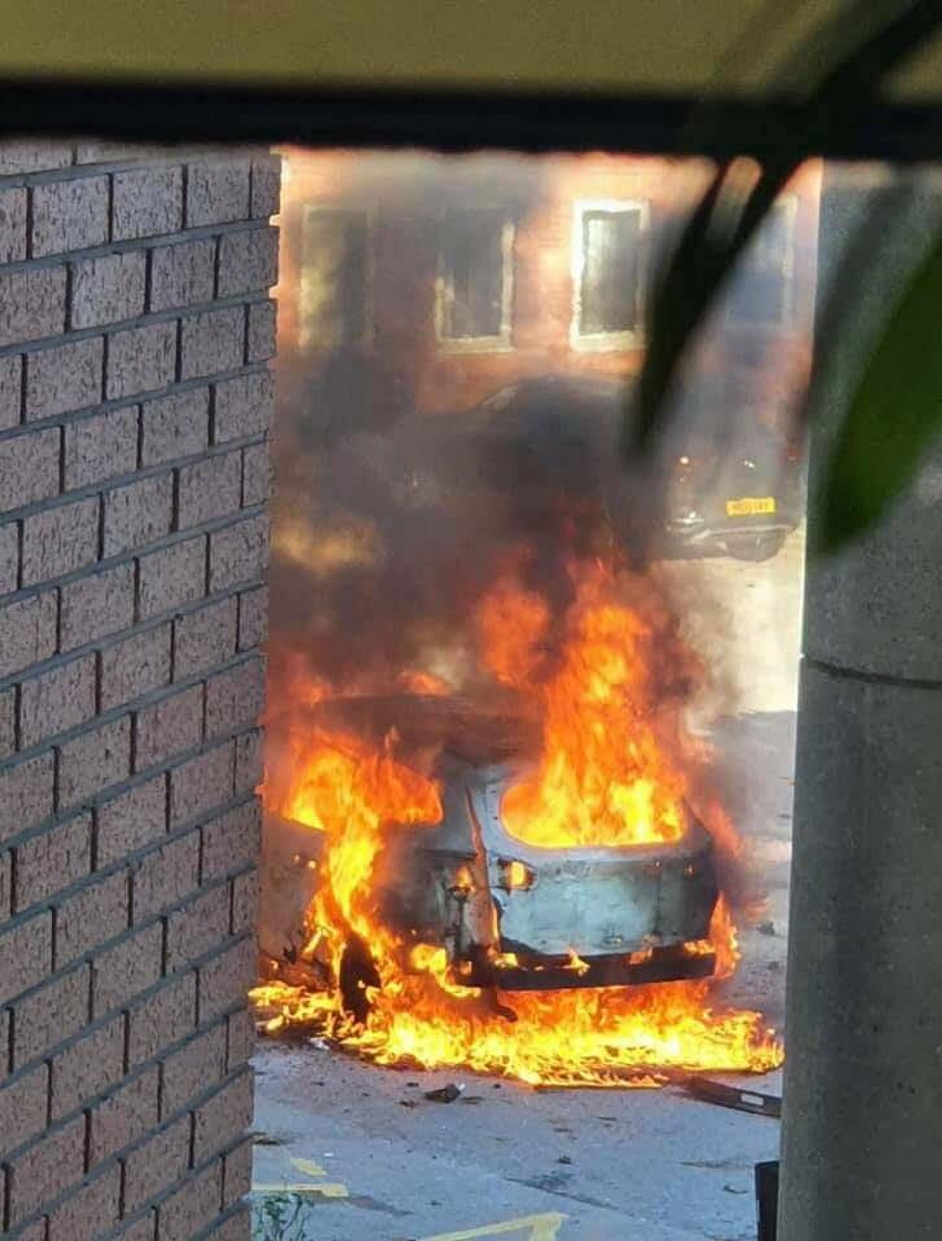 Car explosion kills 1 outside Liverpool, U.K. hospital - Sputnik International, 1920, 17.11.2021