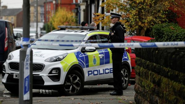 A Police officer stands guard, following the car blast of Liverpool Women's Hospital, in Liverpool, Britain, November 15, 2021 - Sputnik International