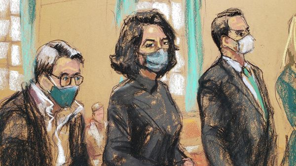 Ghislaine Maxwell, the Jeffrey Epstein associate accused of sex trafficking, stands before U.S. District Judge Alison J. Nathan with her defense team of Bobbi Sternheim and Christian Everdell during a pre-trial hearing ahead of jury selection, in a courtroom sketch in New York City, U.S., November 15, 2021 - Sputnik International