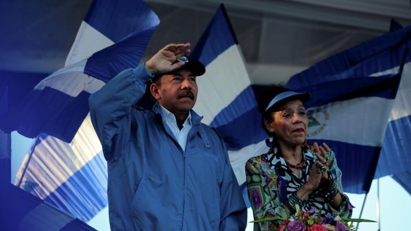 Nicaraguan President Daniel Ortega and Vice President Rosario Murillo gesture during a march called We walk for peace and life. - Sputnik International