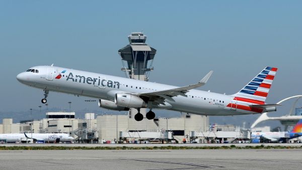 An American Airlines Airbus A321-200 plane takes off from Los Angeles International airport (LAX) in Los Angeles, California, U.S. March 28, 2018. - Sputnik International