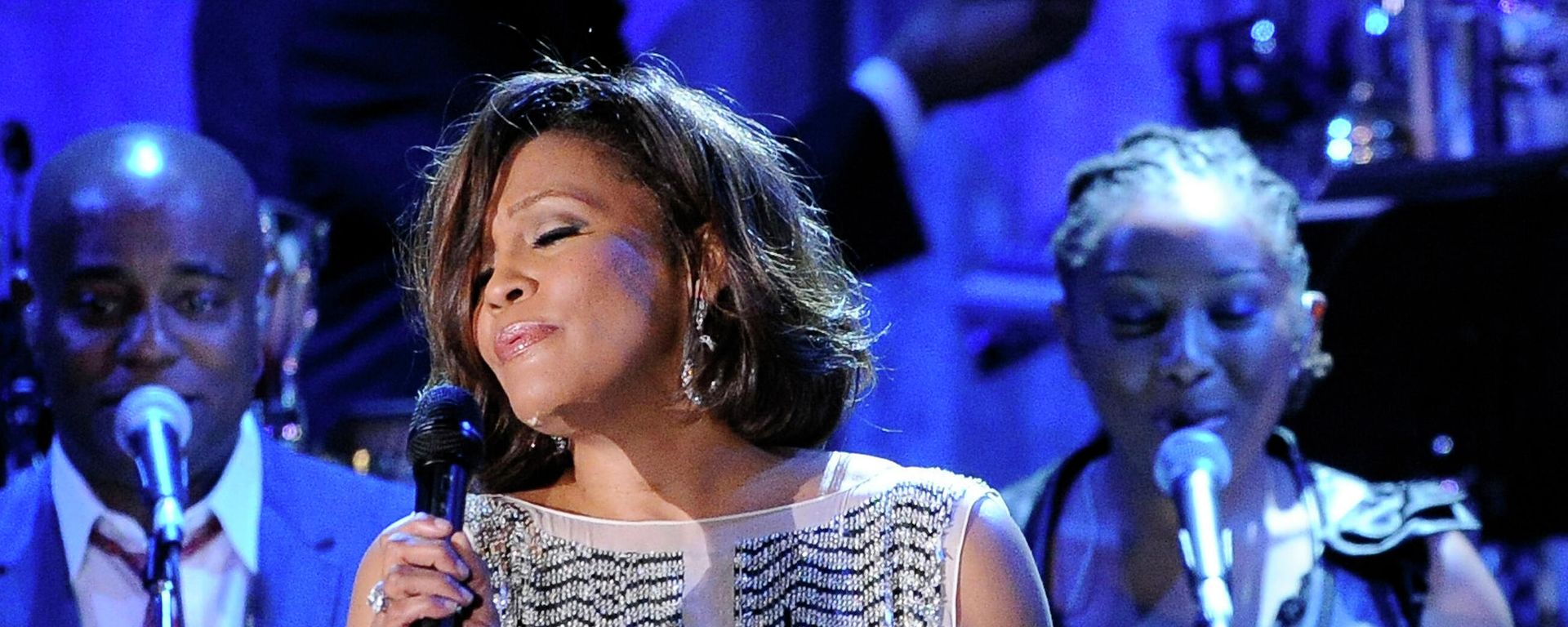 In this Feb. 13, 2011 file photo, singer Whitney Houston performs at the pre-Grammy gala & salute to industry icons with Clive Davis honoring David Geffen in Beverly Hills, Calif. In this Feb. 13, 2011 file photo, singer Whitney Houston performs at the pre-Grammy gala & salute to industry icons with Clive Davis honoring David Geffen in Beverly Hills, Calif. - Sputnik International, 1920, 18.11.2021